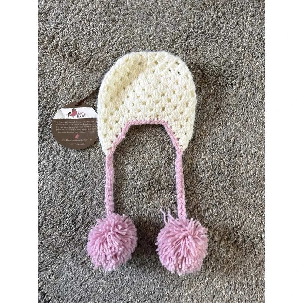NWT‎ Daisy Baby Pom Pom Sweater Hat Beanie Size 0-6 Months